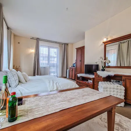 The White Beauty Apartment *